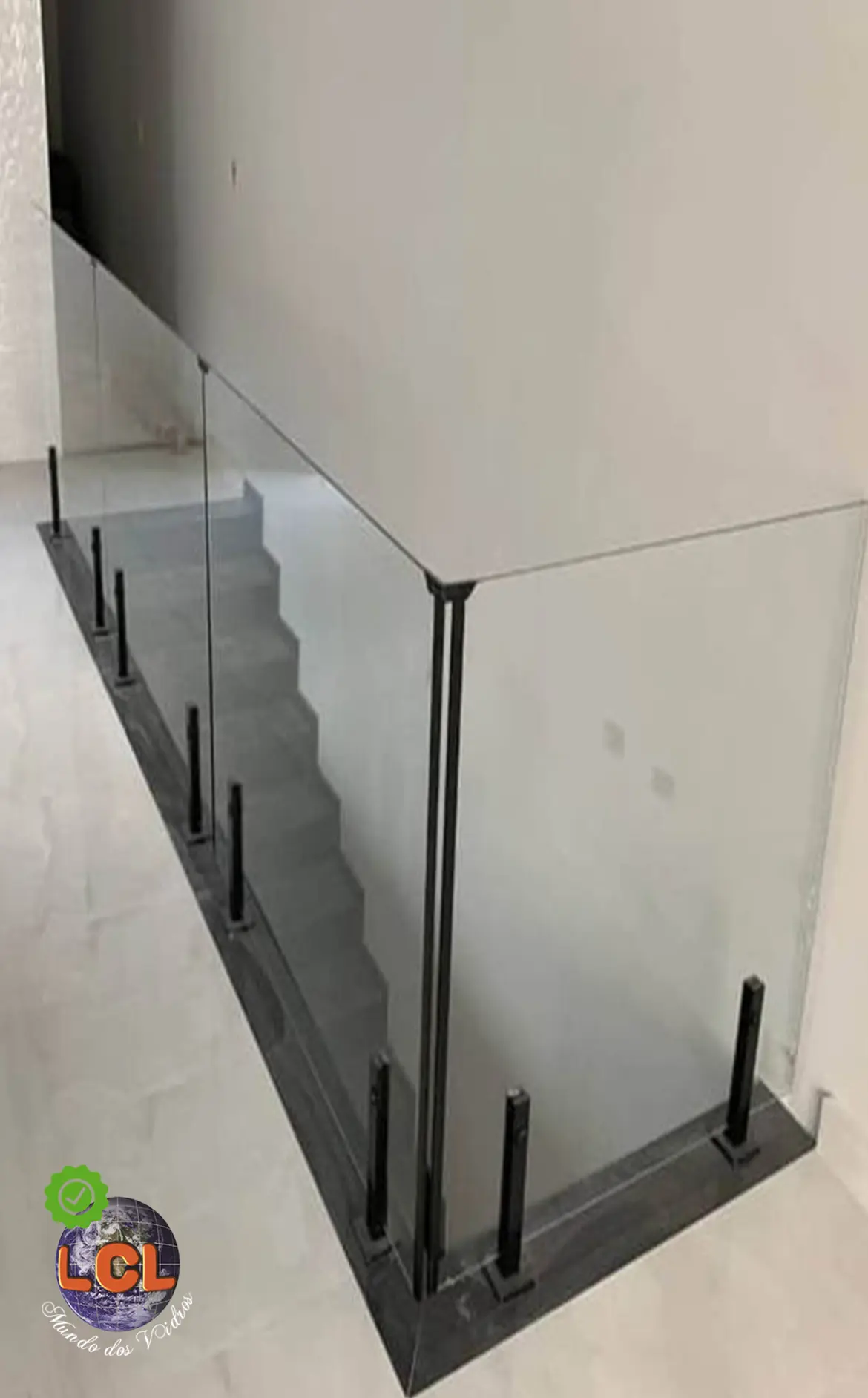 Guarda corpo de vidro e aluminio